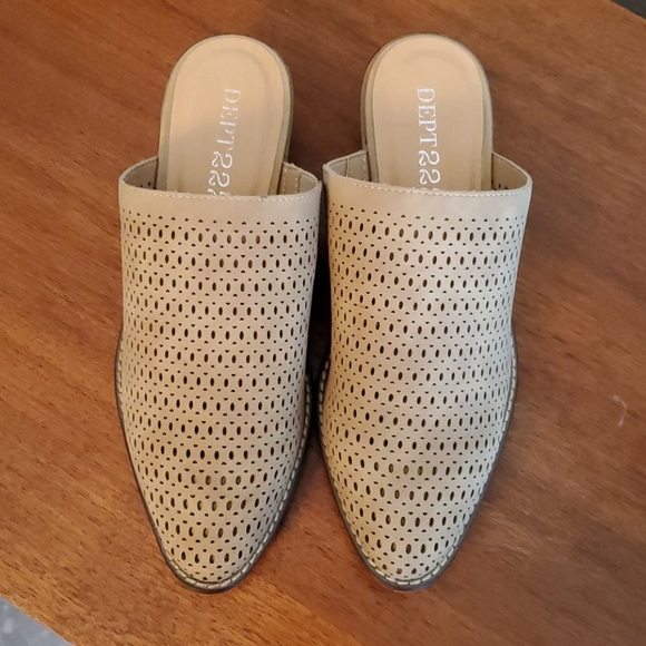 Cute tan mules NWT - Picture 2 of 5